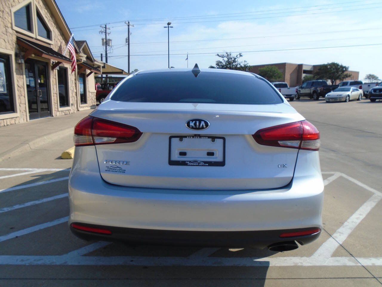Used 2017 Kia Forte EX FWD image 6