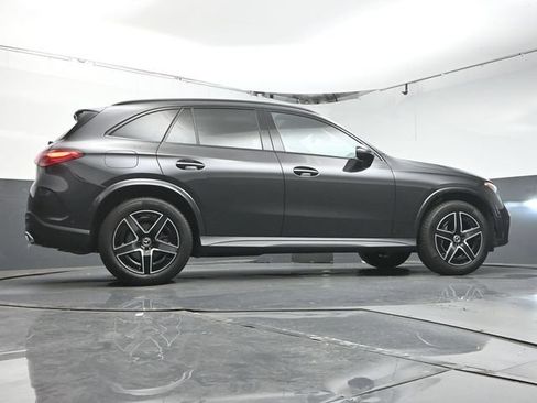 Used 2025 Mercedes-Benz GLC 300 w/ AMG Line image 41