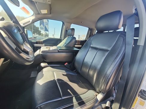 Used 2020 Ford F150 Lariat image 12