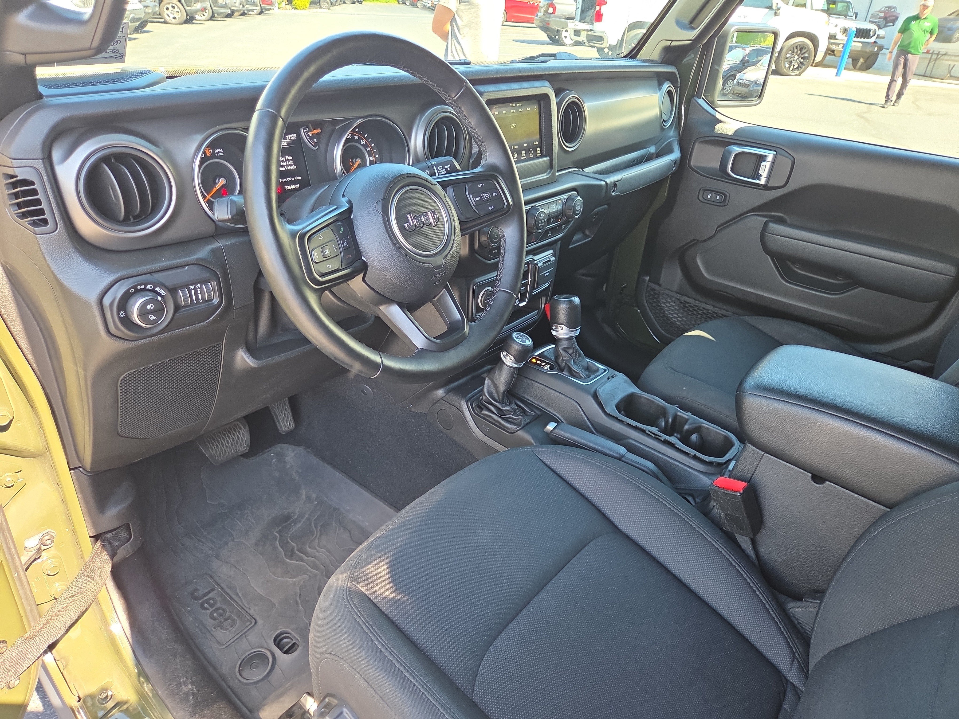 Certified 2022 Jeep Gladiator Sport AWD/4WD image 16