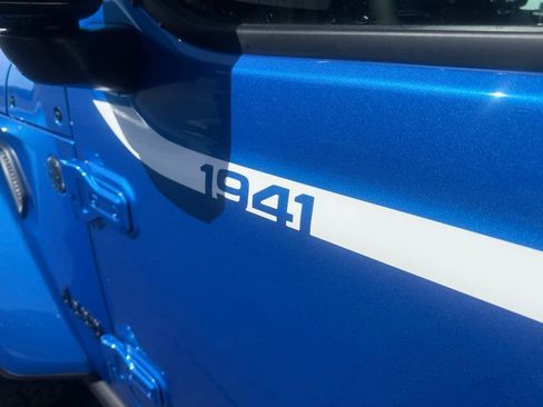 New 2026 Jeep Gladiator Rubicon w/ Whitecap Package AWD/4WD image 11