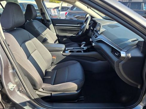 Used 2023 Nissan Altima 2.5 SV FWD image 10