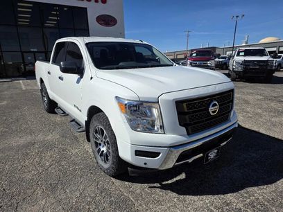 Used 2021 Nissan Titan SV w/ SV Convenience Package