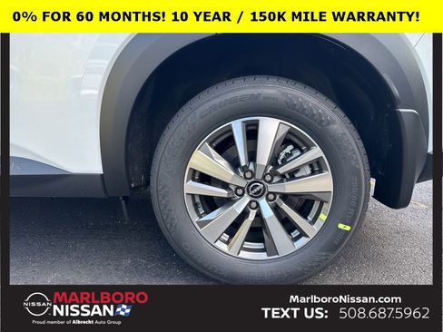 New 2025 Nissan Pathfinder SL image 12