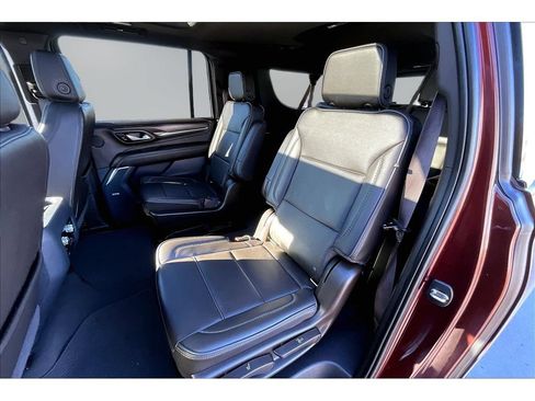 Used 2022 GMC Yukon XL Denali AWD/4WD image 18