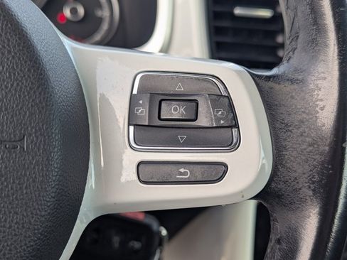 Used 2019 Volkswagen Beetle 2.0T SE image 22