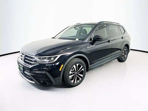 Used 2024 Volkswagen Tiguan S image 3