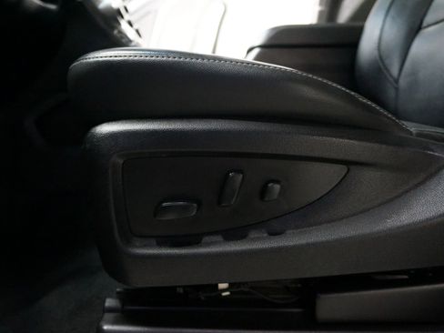 Used 2019 Chevrolet Tahoe LT image 9