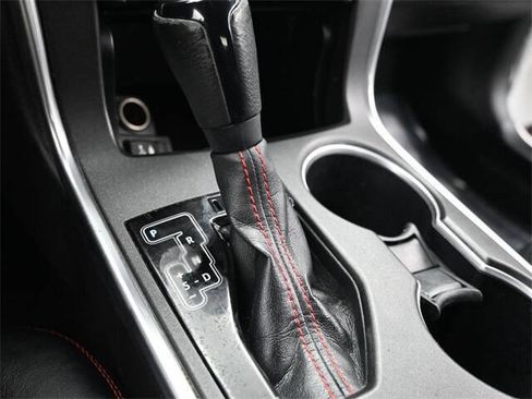 Used 2015 Toyota Camry SE image 12