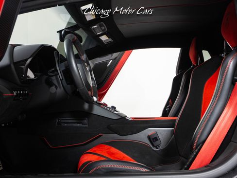 Used 2019 Lamborghini Aventador SVJ AWD/4WD image 28