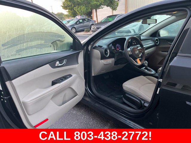 Used 2019 Kia Forte LXS FWD image 4