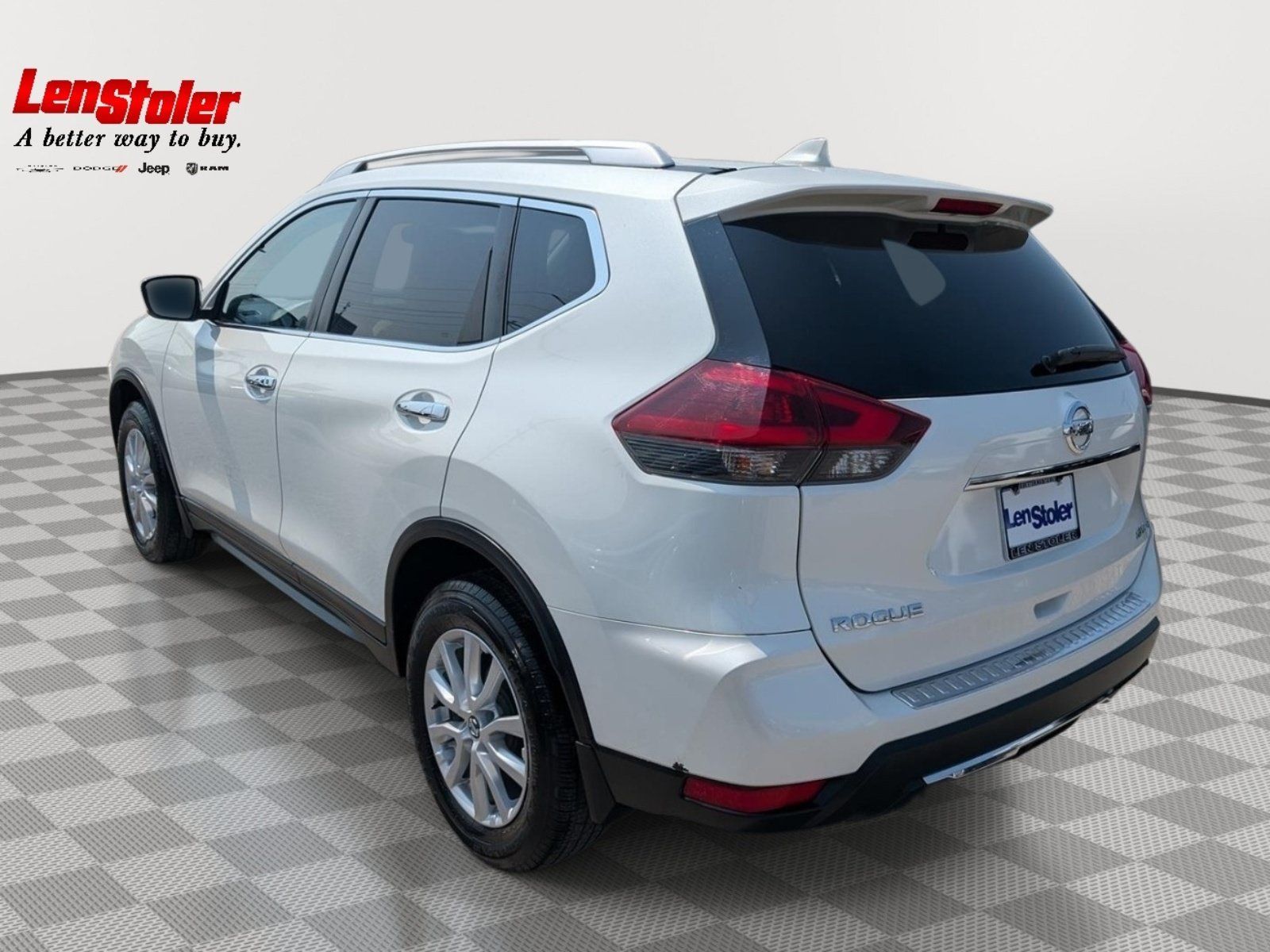 Used 2018 Nissan Rogue SV AWD/4WD image 3