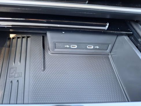 Used 2026 Volkswagen Atlas SE FWD image 17