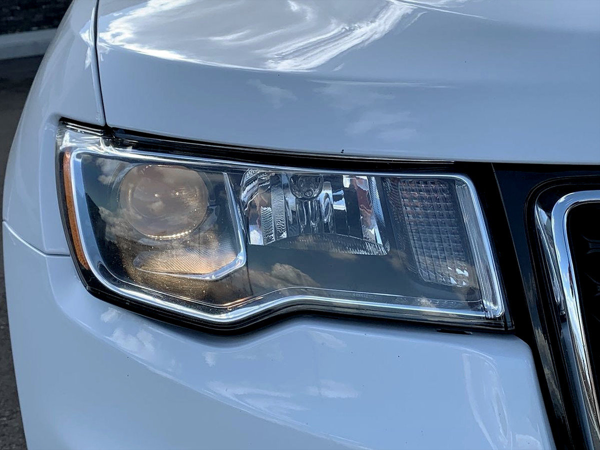 Used 2019 Jeep Grand Cherokee Laredo AWD/4WD image 9