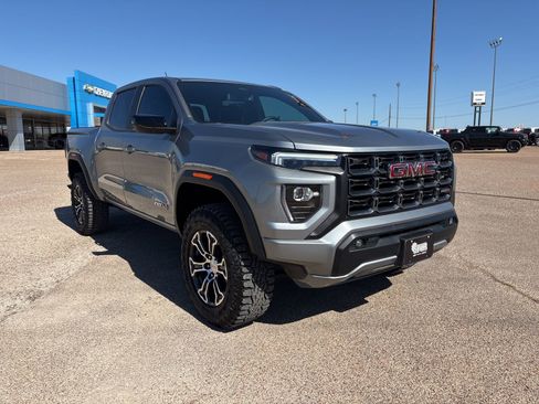 Certified 2025 GMC Canyon AT4 w/ AT4 Premium Package AWD/4WD image 8