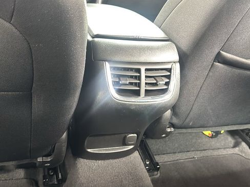 Used 2024 Chevrolet Malibu LT image 32