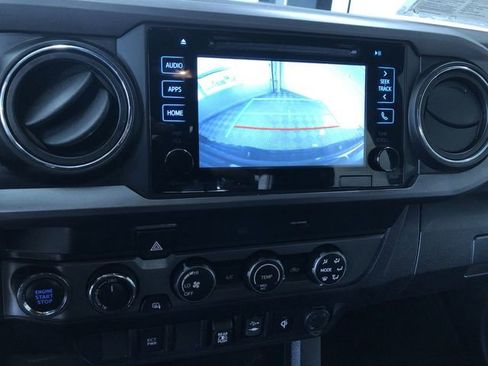 Used 2019 Toyota Tacoma TRD Sport image 22