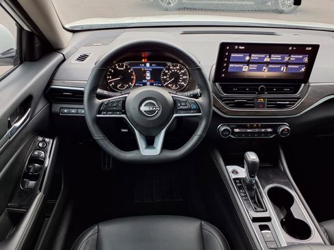 Certified 2025 Nissan Altima 2.5 SL image 13