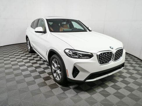 Used 2025 BMW X4 xDrive30i AWD/4WD image 26