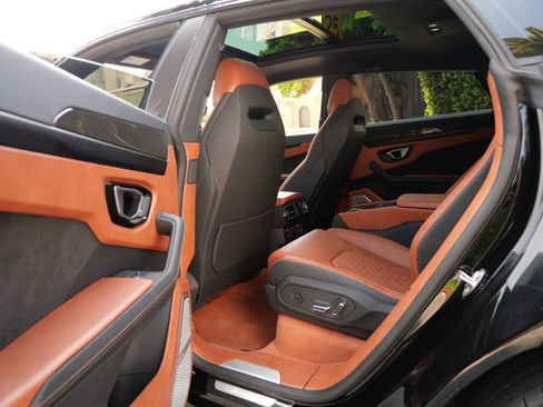 Used 2023 Lamborghini Urus S image 23