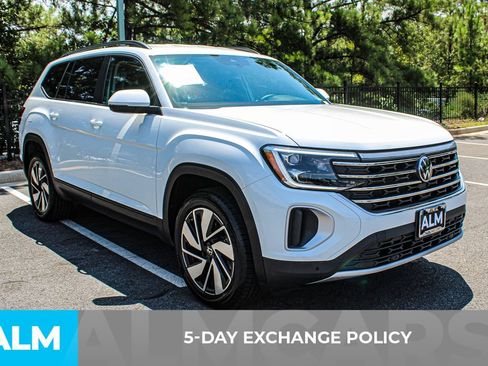 Used 2025 Volkswagen Atlas SE FWD image 3