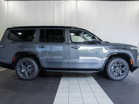 New 2026 Jeep Grand Wagoneer 4WD image 3