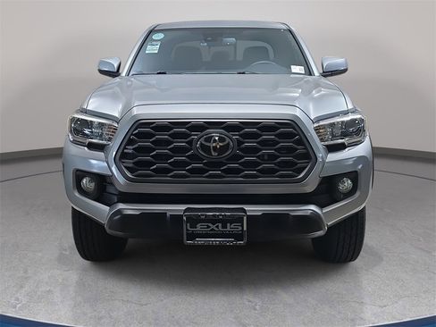 Used 2020 Toyota Tacoma TRD Off-Road image 3