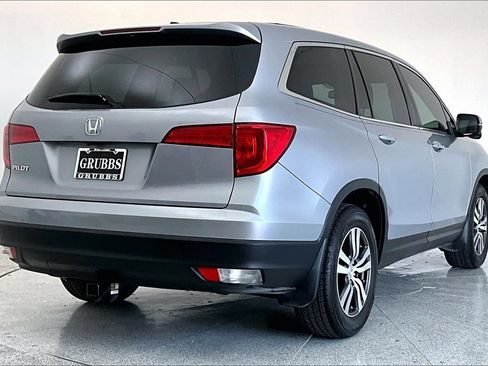 Used 2017 Honda Pilot EX-L image 2
