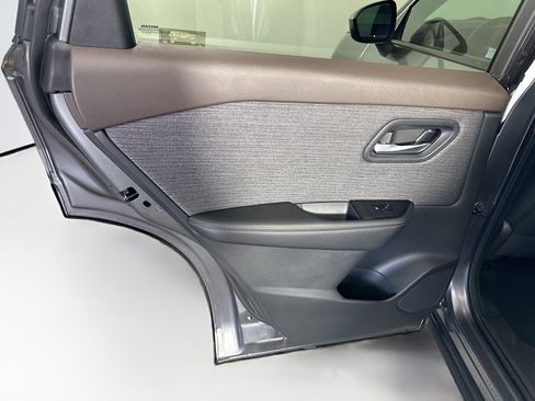 Used 2023 Nissan Rogue SV AWD/4WD image 26