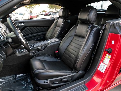 Used 2013 Ford Mustang Premium image 26