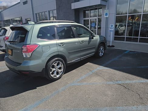 Used 2018 Subaru Forester 2.5i Touring image 3