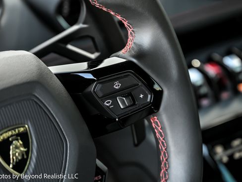Used 2021 Lamborghini Huracan EVO image 30