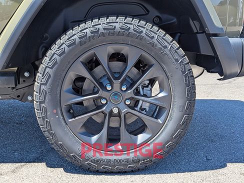 New 2025 Jeep Wrangler Unlimited Sahara AWD/4WD image 20
