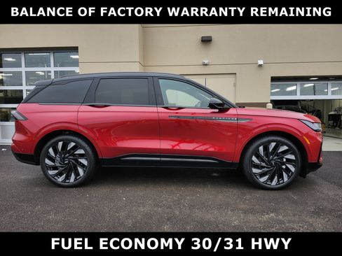 Used 2024 Lincoln Nautilus Reserve w/ Equipment Group 202A image 2