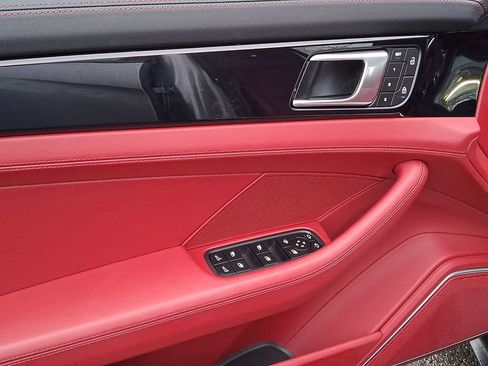 Used 2023 Porsche Panamera 4 w/ Premium Package image 10