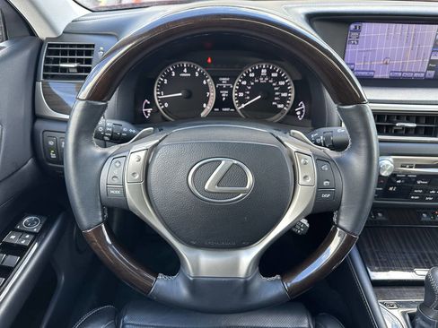 Used 2013 Lexus GS 350 AWD w/ Luxury Pkg w/Cold Weather Pkg image 17