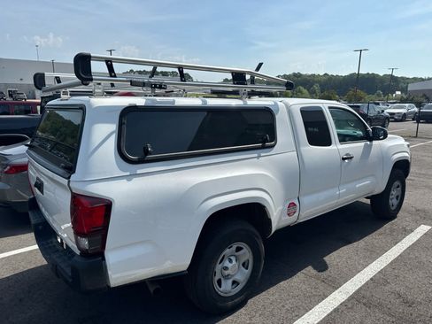 Used 2023 Toyota Tacoma SR RWD image 4