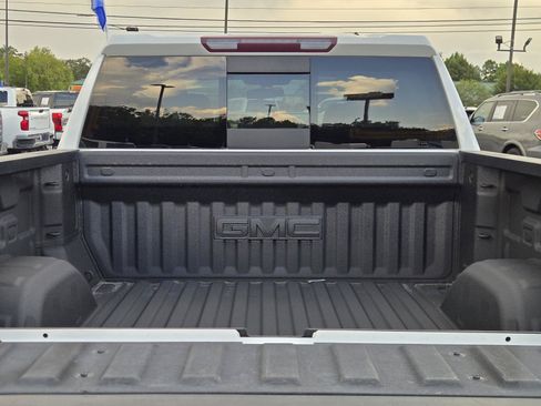 Used 2021 GMC Sierra 1500 SLT w/ SLT Convenience Package AWD/4WD image 12