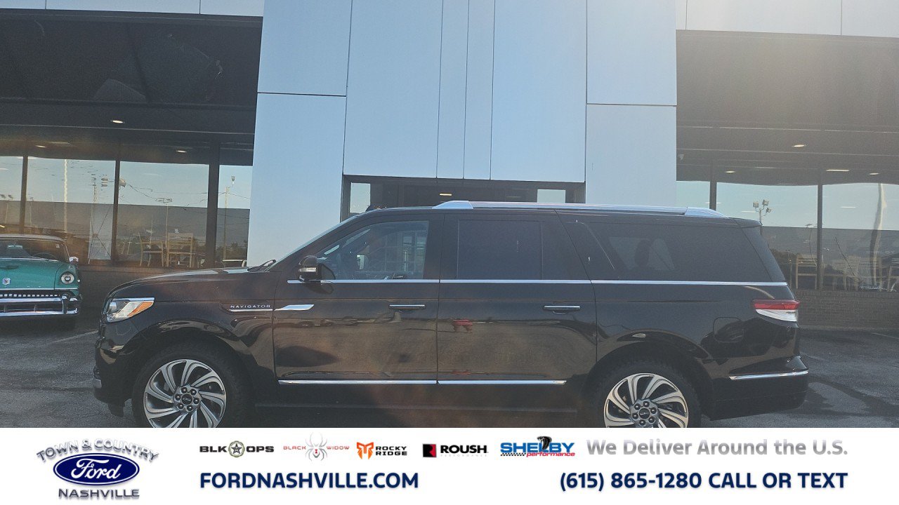 Used 2022 Lincoln Navigator L Reserve AWD/4WD image 1