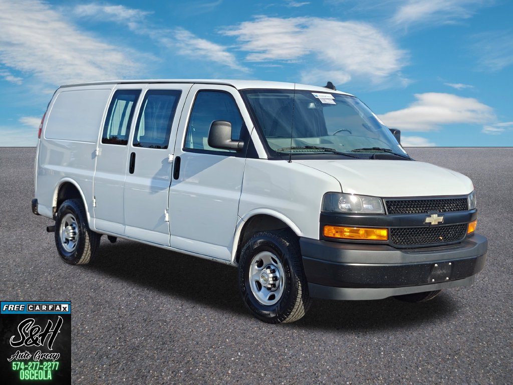 Used 2023 Chevrolet Express 2500 RWD image 3