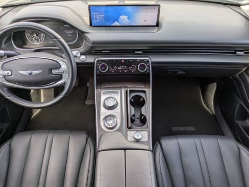 Used 2021 Genesis G70 2.0T w/ Prestige Package image 9