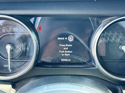 Used 2022 Jeep Wrangler Unlimited Sahara w/ Cold Weather Group AWD/4WD image 13