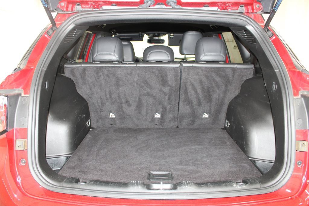 Used 2025 Jeep Compass Trailhawk AWD/4WD image 28