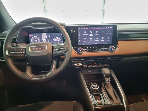 Used 2024 GMC Canyon AT4 w/ Technology Package image 12