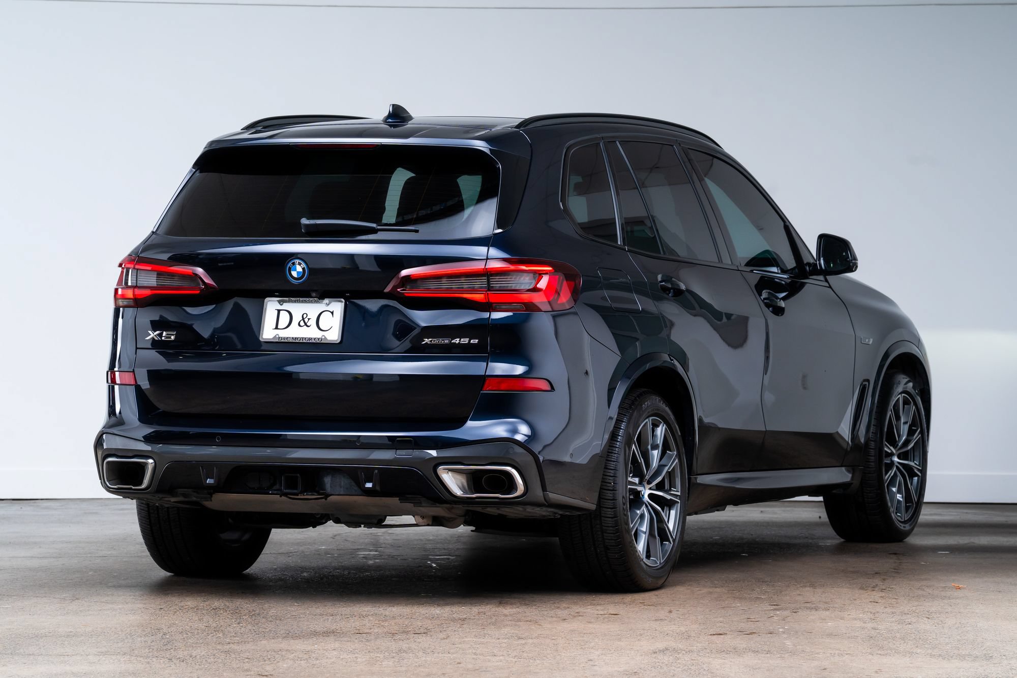 Used 2023 BMW X5 xDrive45e w/ M Sport Package AWD/4WD image 6