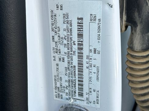 Used 2020 Ford Escape SE Sport image 34