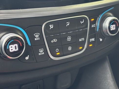 Used 2019 Chevrolet Traverse LT image 28