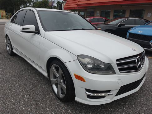 Used 2014 Mercedes-Benz C 250 Sedan image 5