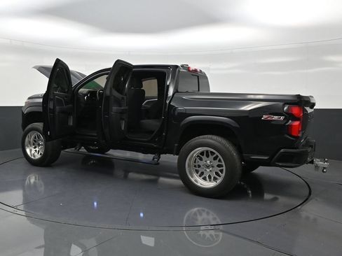 Used 2025 Chevrolet Colorado Z71 AWD/4WD image 31