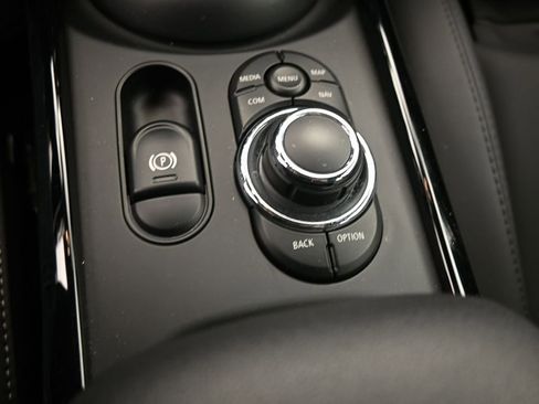 Used 2023 MINI Cooper Clubman S w/ Premium Package image 48